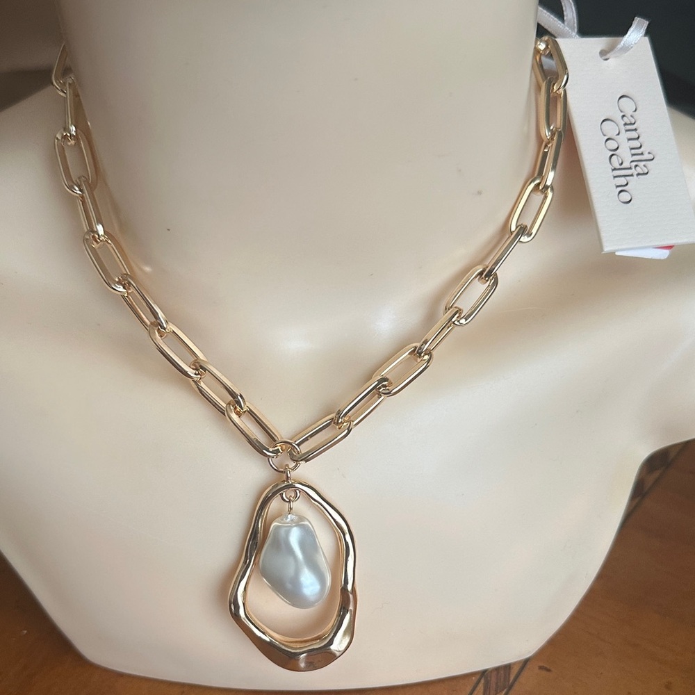 Camila Coelho Gold Link Necklace with Iridescent Pearl Pendant - Picture 2 of 11